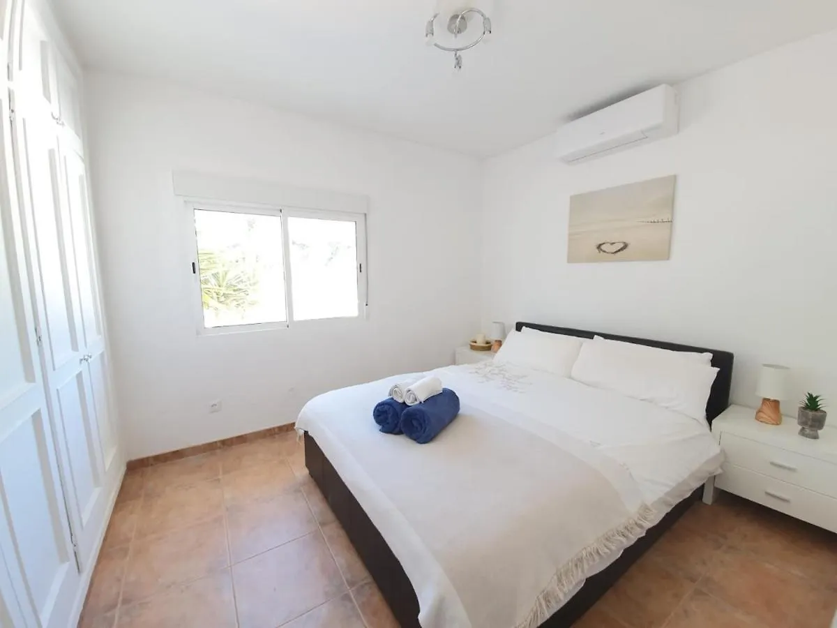 5 Bedroom Villa With Heated Pool With Breath-Taking Sea Views, Walking Distances To Shops Restaurants Beach Манилва