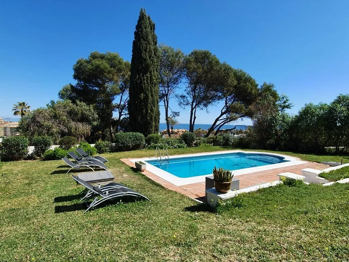 5 Bedroom Villa With Heated Pool With Breath-Taking Sea Views, Walking Distances To Shops Restaurants Beach Манилва 0*,