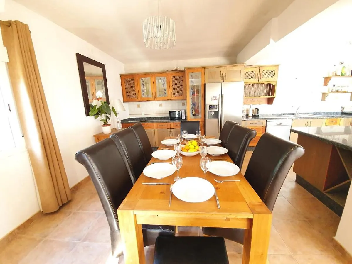 5 Bedroom Villa With Heated Pool With Breath-Taking Sea Views, Walking Distances To Shops Restaurants Beach Манилва 0*,  Испания
