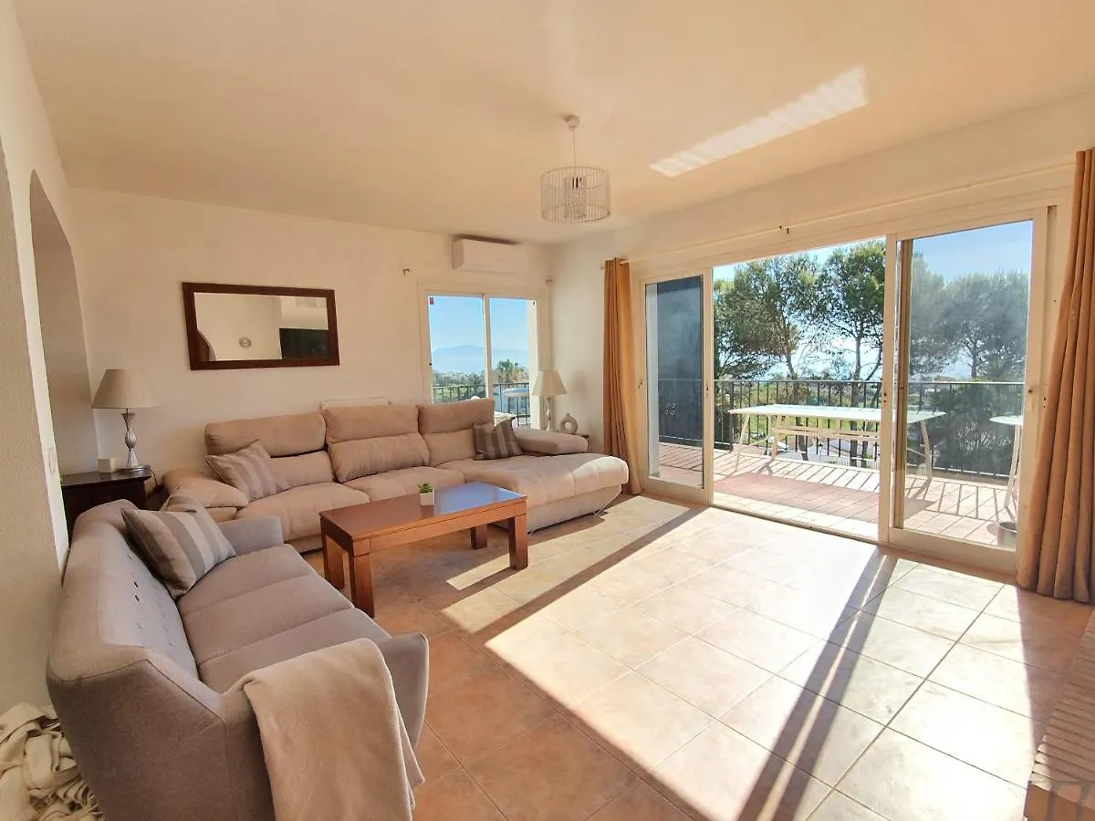5 Bedroom Villa With Heated Pool With Breath-Taking Sea Views, Walking Distances To Shops Restaurants Beach Манилва